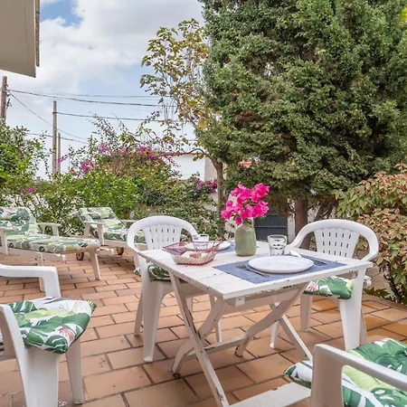 4 Bedroom Awesome In